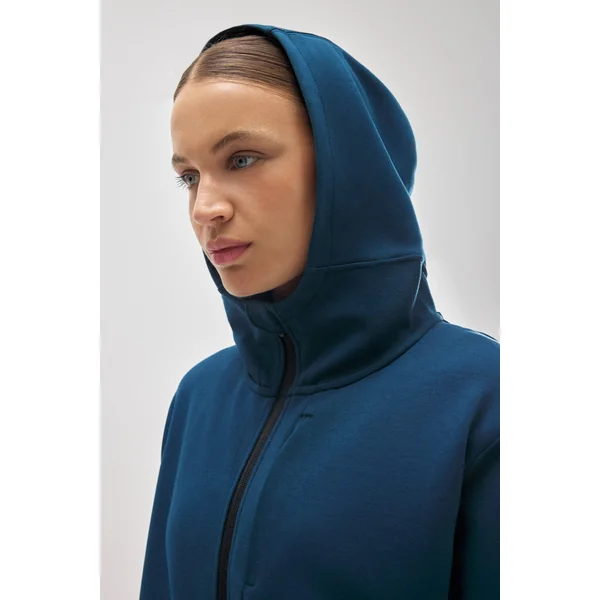 Veste de sport à capuche bleue