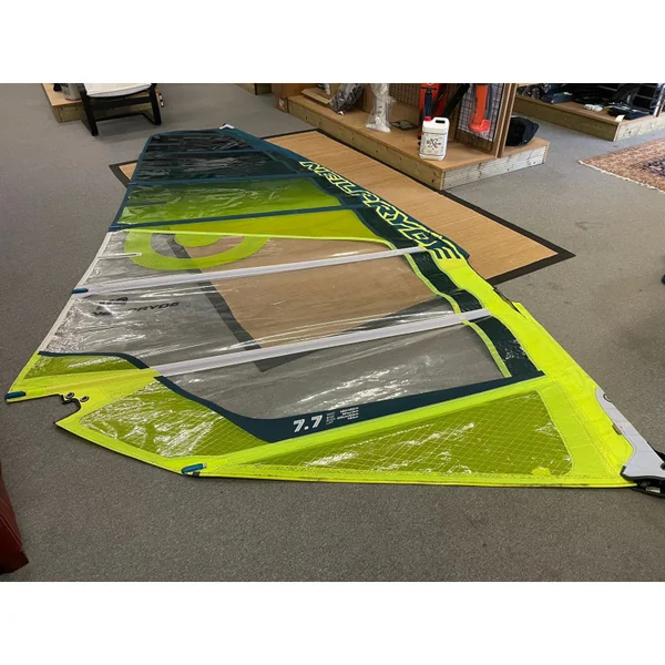 Voile Windsurf NEILPRYDE 2018 V8 7.7 Occasion B