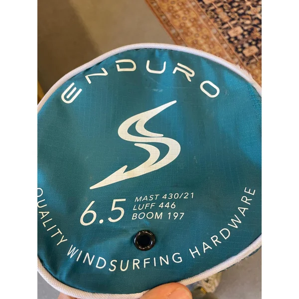 Voile windsurf SIMMER STYLE Enduro 6.5 Jaune 2022 Occasion C (Enfoncement panneau 4)