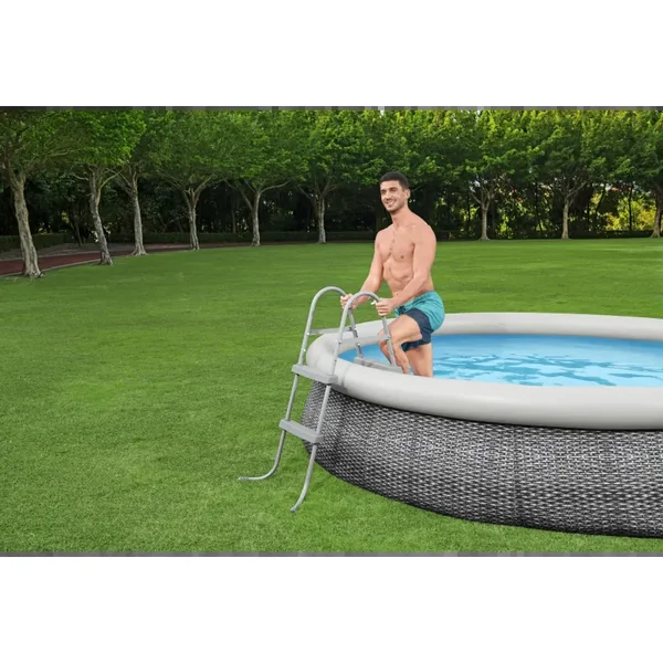 Échelle sécurisée pour piscine hors-sol jusqu'à hauteur 84 cm - 2 x 2 marches